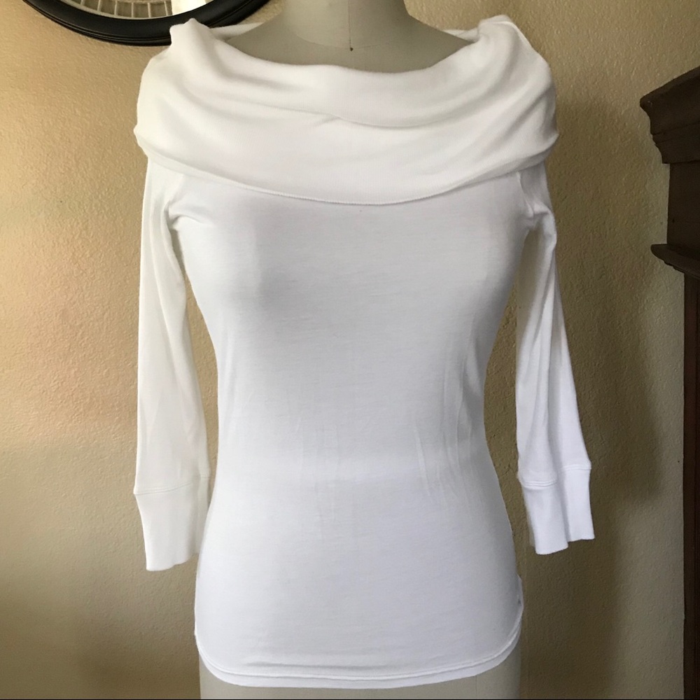 Abercrombie and Fitch 3/4 length shirt 👚